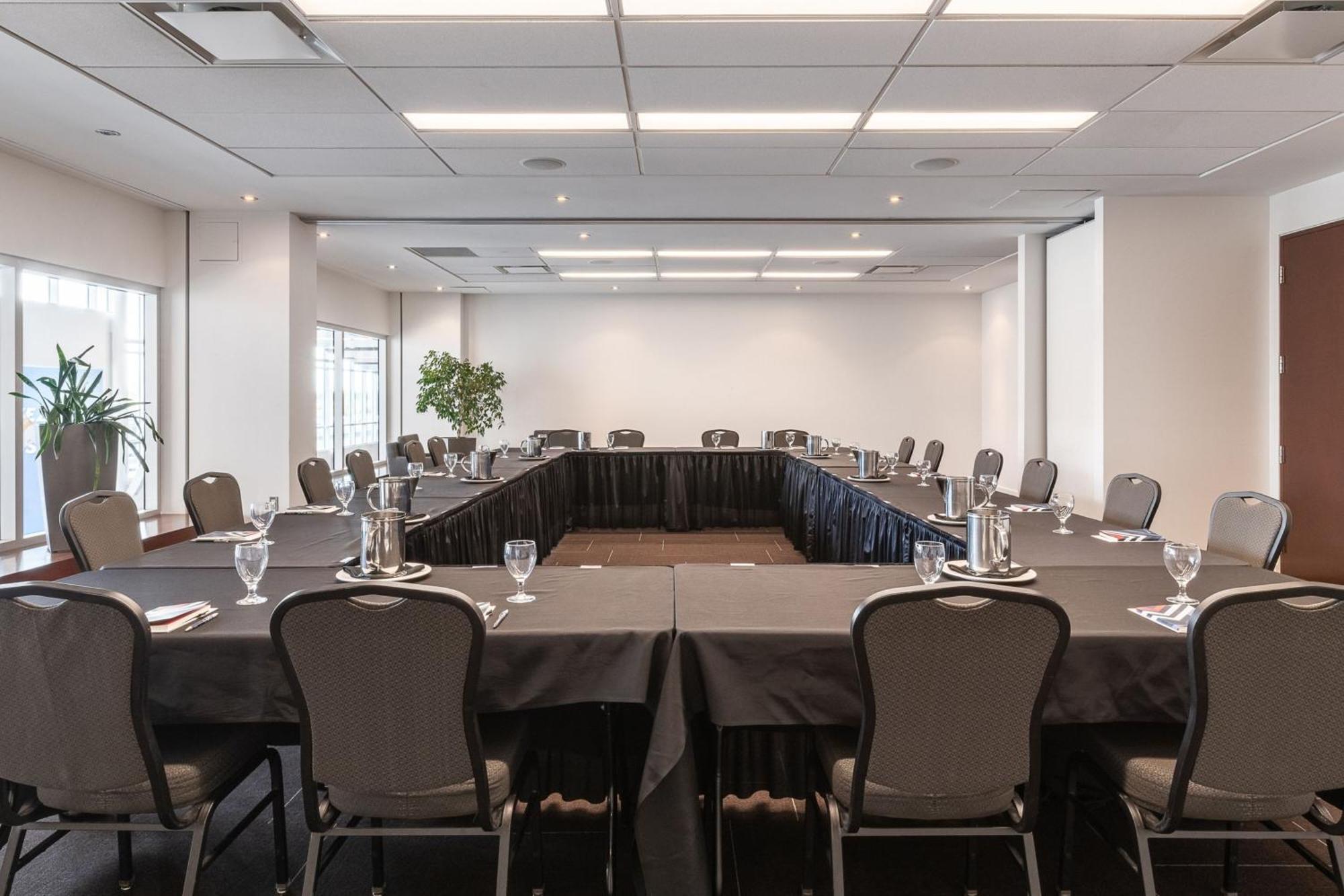 Four Points By Sheraton Convention Centre Hotel Levis