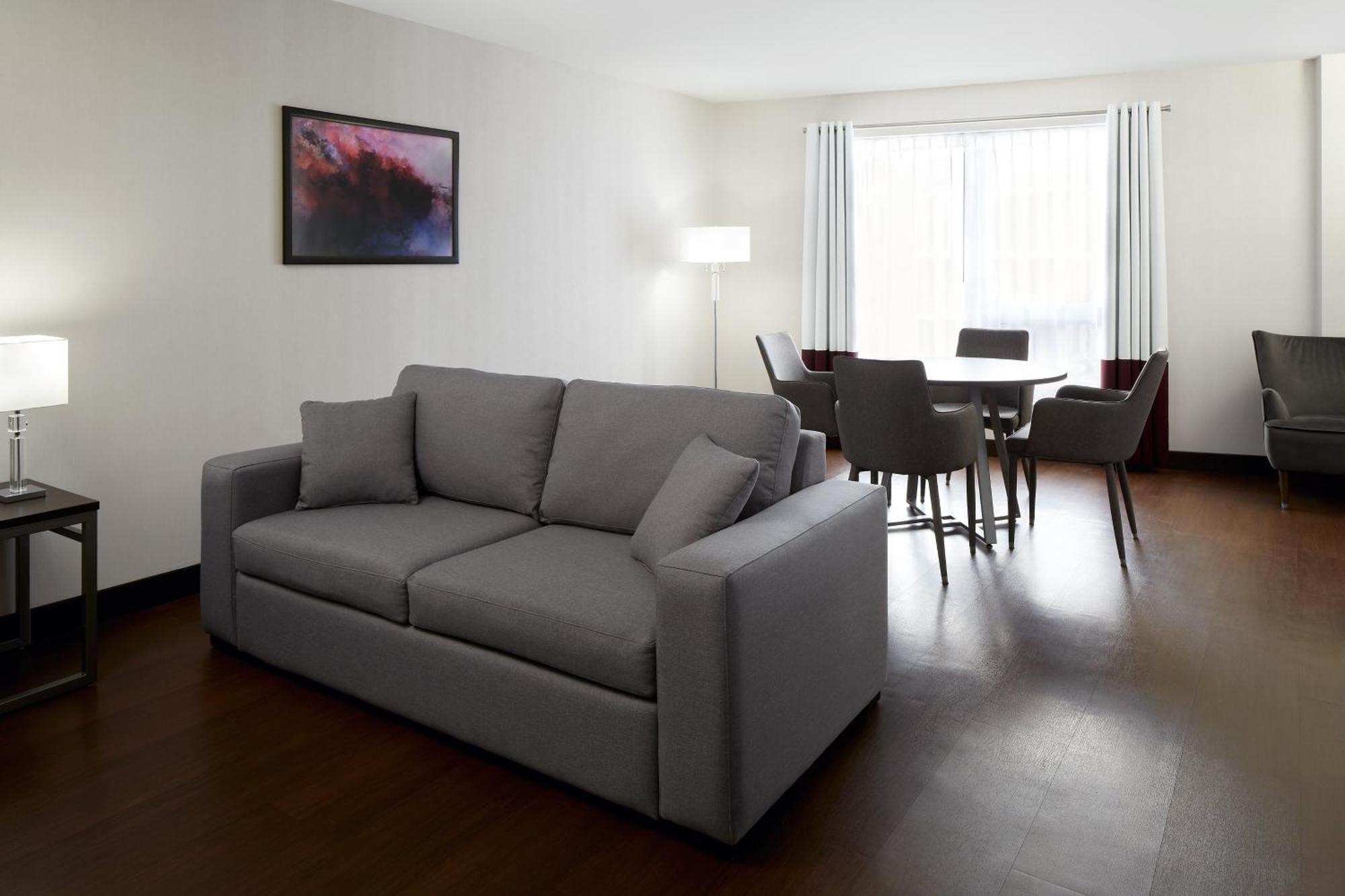 Four Points By Sheraton Convention Centre Hotel 4*