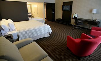 Four Points By Sheraton Convention Centre Hotel