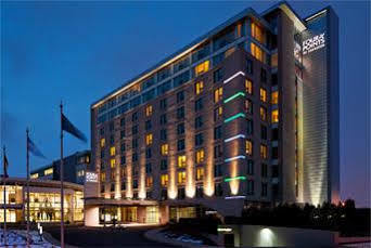 Four Points By Sheraton Convention Centre Hotel Levis