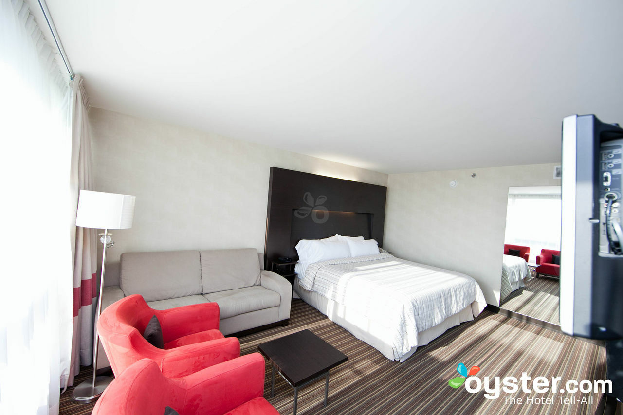 Four Points By Sheraton Convention Centre Hotel Levis