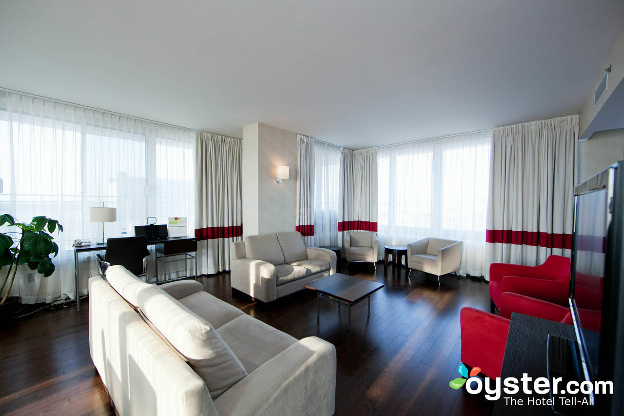 Four Points By Sheraton Convention Centre Hotel 4*