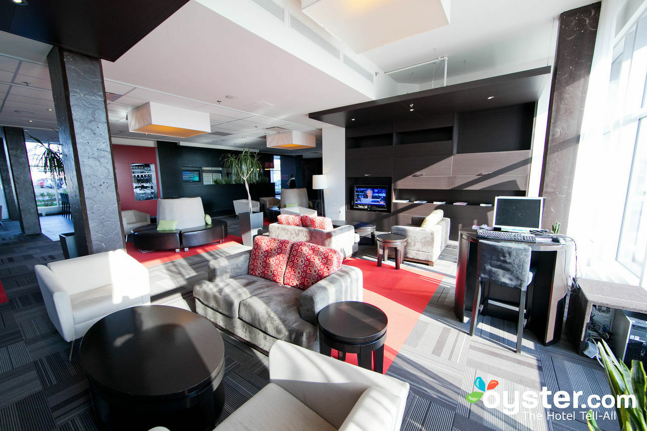 Four Points By Sheraton Convention Centre Hotel 4*